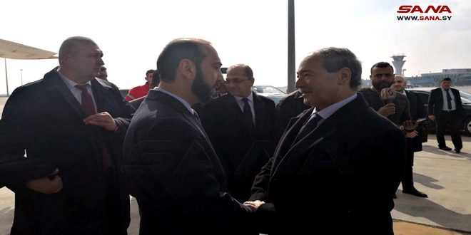 وزير الخارجية السوري يستقبل وزير الخارجية الأرميني في مطار دمشق الدولي - سانا