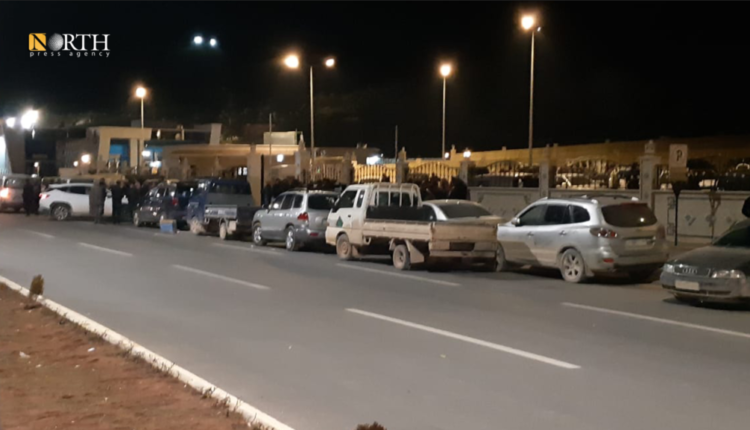وصول جثامين لضحايا الزلزال الذين فقدوا حياتهم في تركيا عبر معبر باب الهوى إلى الأراضي السورية - نورث برس