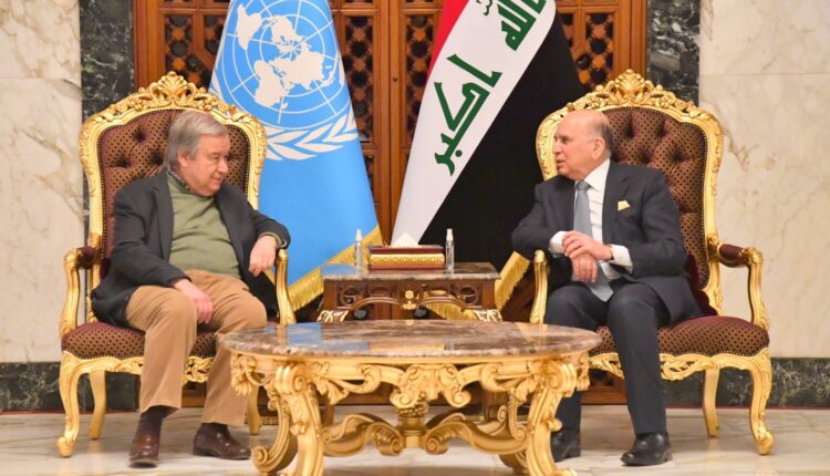 غوتيريش ووزير الخارجية العراقي خلال مؤتمر صحفي في بغداد - إنترنت
