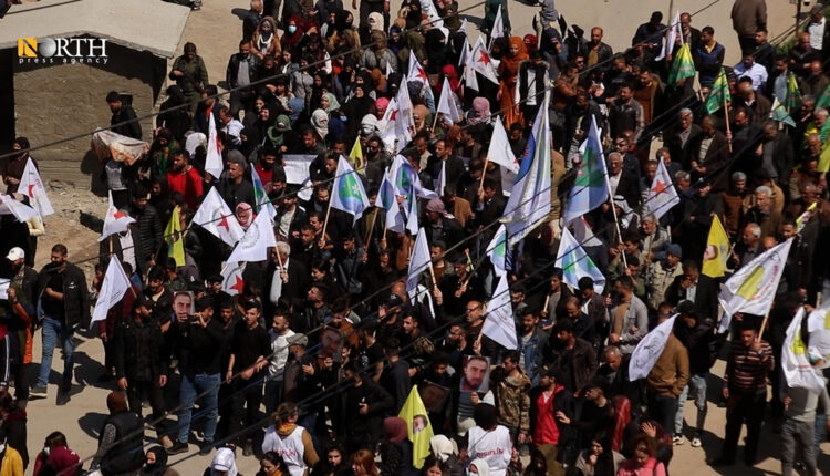مسيرة في القامشلي منددة بقتل كرد مدنيين في عفرين - نورث برس