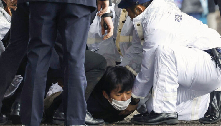 اعتقال شخص يشتبه أنه قام بعملية تفجير بالقرب من تجمع انتخابي لرئيس الوزراء الياباني غربي البلاد- إنترنت