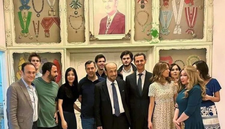 الرئيس السوري بشار الأسد وعمه رفعت وعائلتيهما – متداول