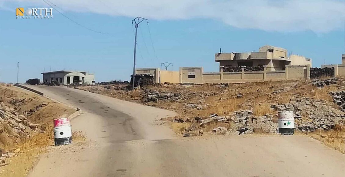 المركز الصحي الذي تم تحويله لمقر عسكري للقوات الحكومية في بلدة صور شرق درعا- نورث برس