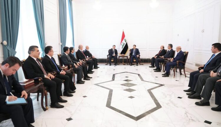 رئيس حكومتي العراق وإقليم كردستان خلال لقاء بالعاصمة بغداد - رئاسة الحكومة العراقية