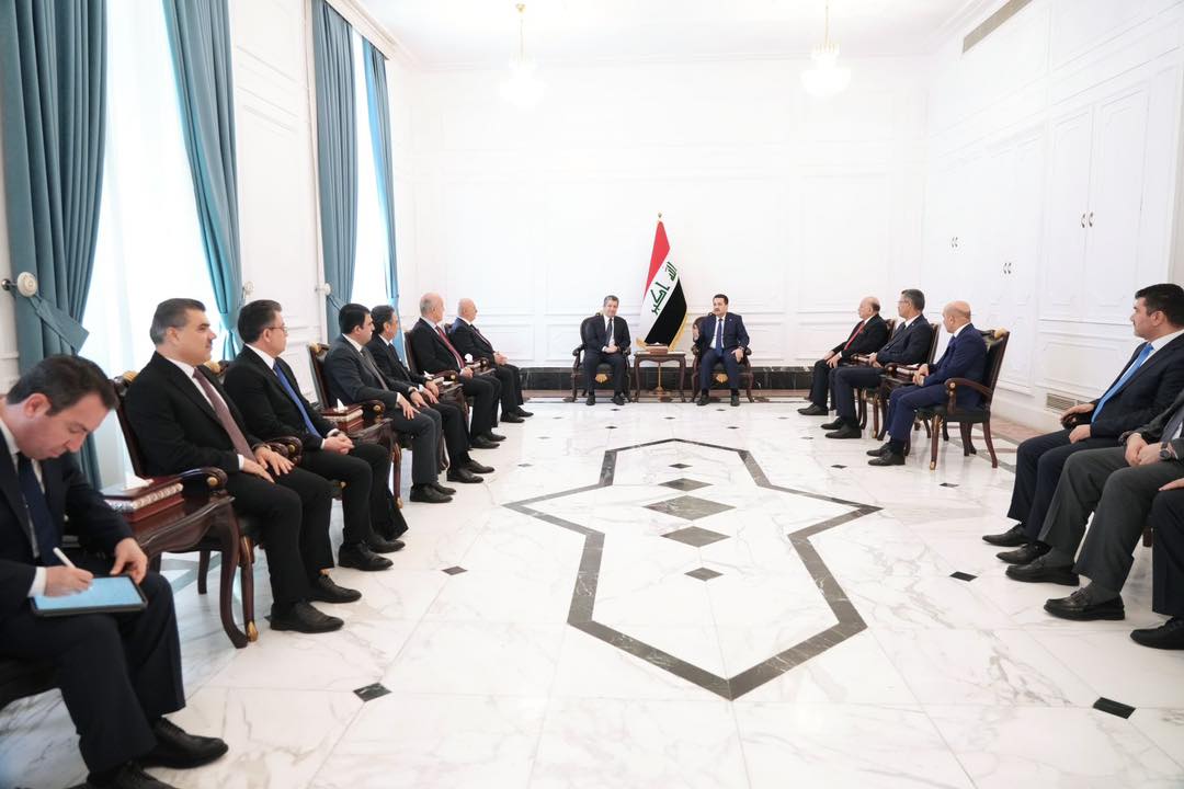 رئيس حكومتي العراق وإقليم كردستان خلال لقاء بالعاصمة بغداد - رئاسة الحكومة العراقية