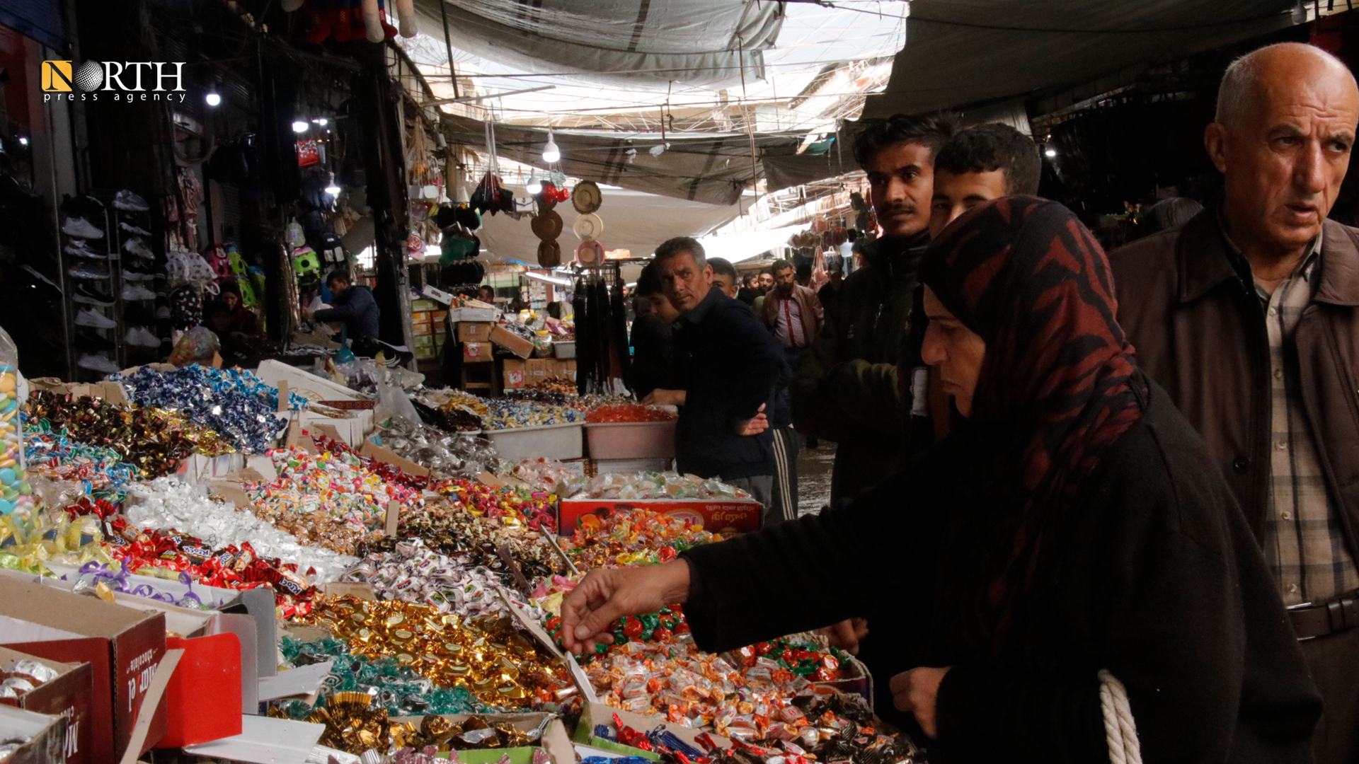 سكاكر العيد في سوق القامشلي ـ نورث برس