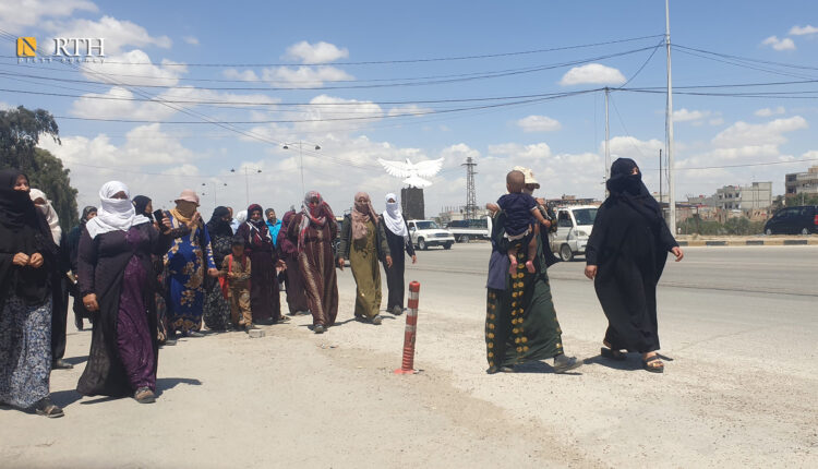احتجاج لنساء في الحسكة يطالبن بأسطوانات الغاز المفقودة منذ أشهر - نورث برس