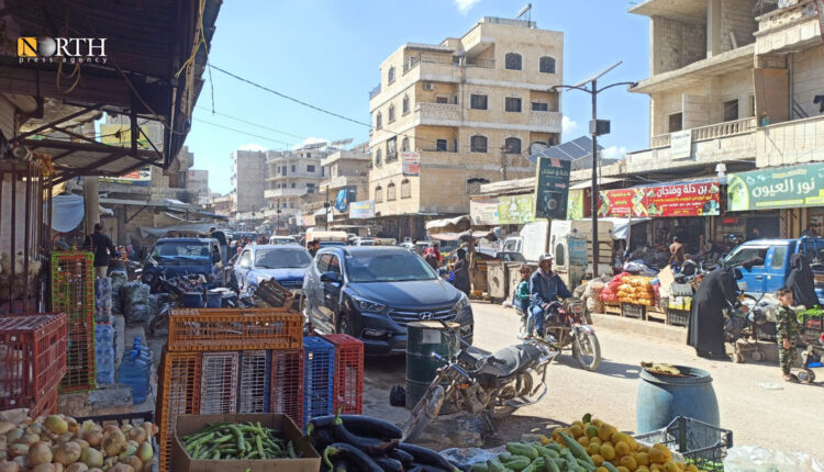 السوق الرئيسي في مدينة الدانا شمالي إدلب - نورث برس