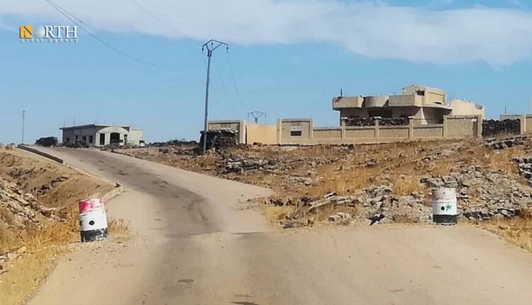 المركز الصحي الذي تم تحويله لمقر عسكري للقوات الحكومية في بلدة صور شرق درعا - أرشيفية/نورث برس