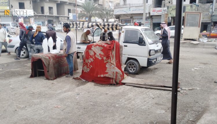 صور لتجمع العمال في ساحة الدلة – نورث برس