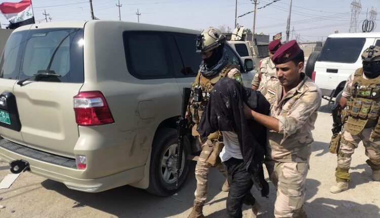 قوات عراقية تلقي القبض على عناصر في تنظيم "داعش"