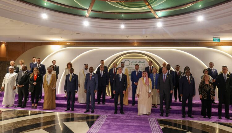 اجتماع على مستوى وزراء خارجية دول التحالف ضد "داعش" في العاصمة السعودية . REUTERS