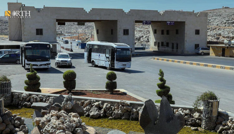 الساحة الرئيسية في معبر باب الهوى شمال إدلب – نورث برس