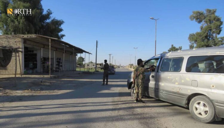 نقطة تفتيش لقسد في بلدة ذيبان بريف دير الزور الشرقي ـ نورث برس