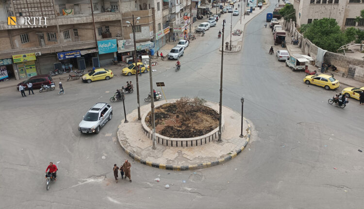 دوار المتنبي وسط مدينة إدلب- نورث برس