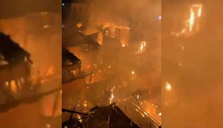 اندلاع حريق في حي العمارة القديم في العاصمة دمشق - متداول