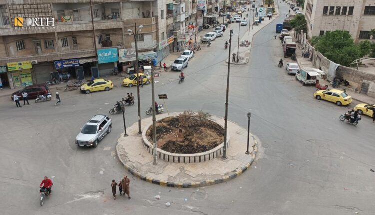 دوار المتنبي وسط مدينة إدلب - نورث برس