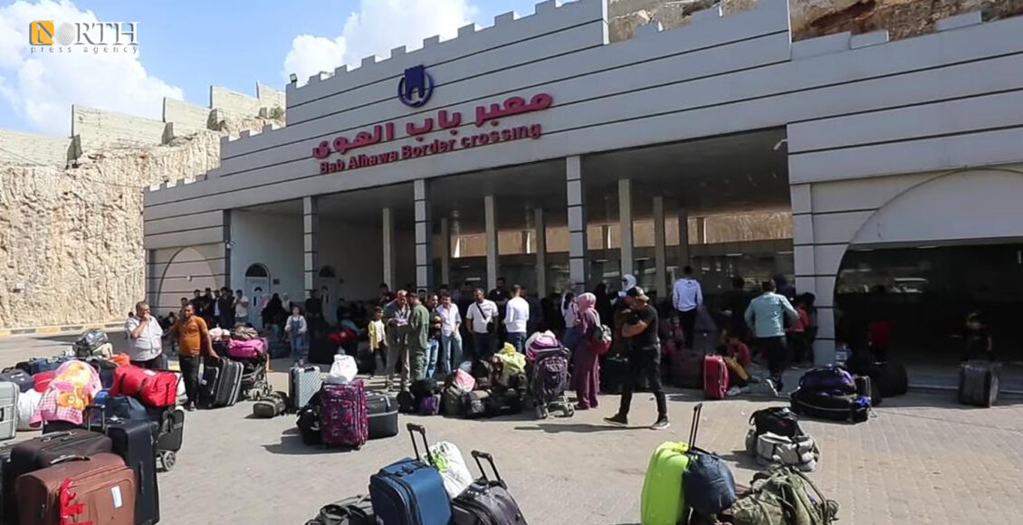 ساحة الانتظار في معبر باب الهوى شمالي إدلب - نورث برس