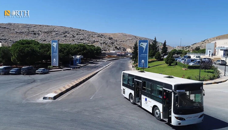 المدخل الرئيسي لساحة باب الهوى ضمن الجانب السوري شمال إدلب- نورث برس