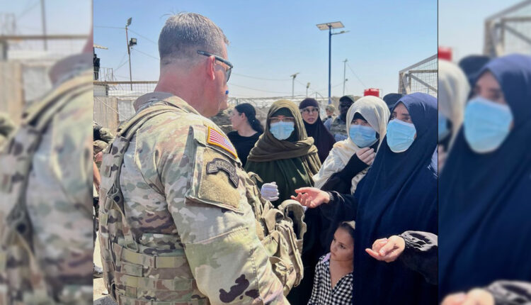 زيارة الجنرال مايكل كوريلا إلى مخيم الهول شمالي سوريا - القيادة المركزية الأميركية