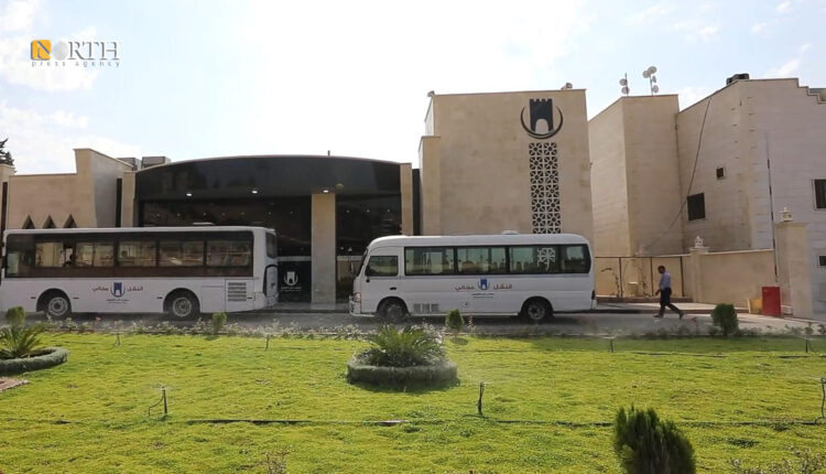 ساحة المغادرة في معبر باب الهوى ضمن الأراضي السورية شمالي إدلب - نورث برس