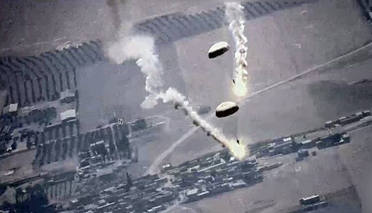 طائرات روسية تطلق بالونات نارية أمام طائرات بدون طيار أميركية