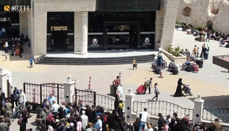 ساحة المغادرة في معبر باب الهوى شمال إدلب – نورث برس