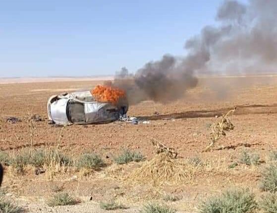السيارة التي تعرضت لقصف مسيرة تركية بالقرب من فرق علي فرو غرب القامشلي - متداول