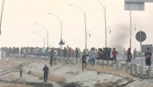 متظاهرون يطالبون بفتح طريق أربيل - كركوك