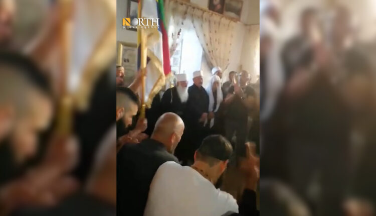 وفد من سكان السويداء في مضافة شيخ العقل حمود الحناوي - نورث برس