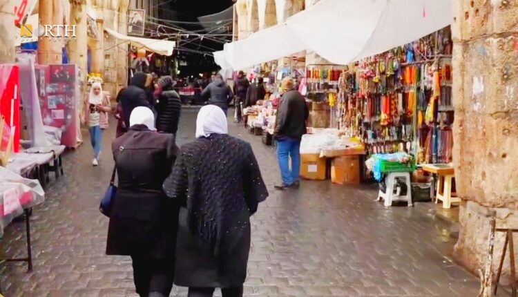 أجواء ماطرة في سوق الحميدية وسط دمشق - نورث برس