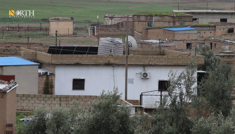 سكان في القامشلي يبحثون عن بدائل للطاقة لمتابعة أمور حياتهم اليومية