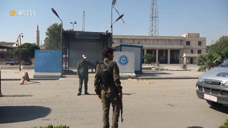 نقطة تفتيش لقوى الأمن الداخلي في الرقة - نورث برس/ أرشيفية 