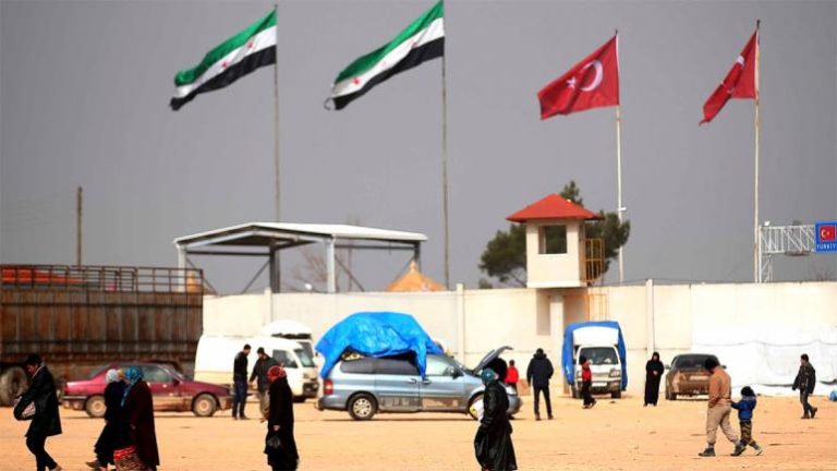 معبر تل أبيض الحدودي مع تركيا - متداول