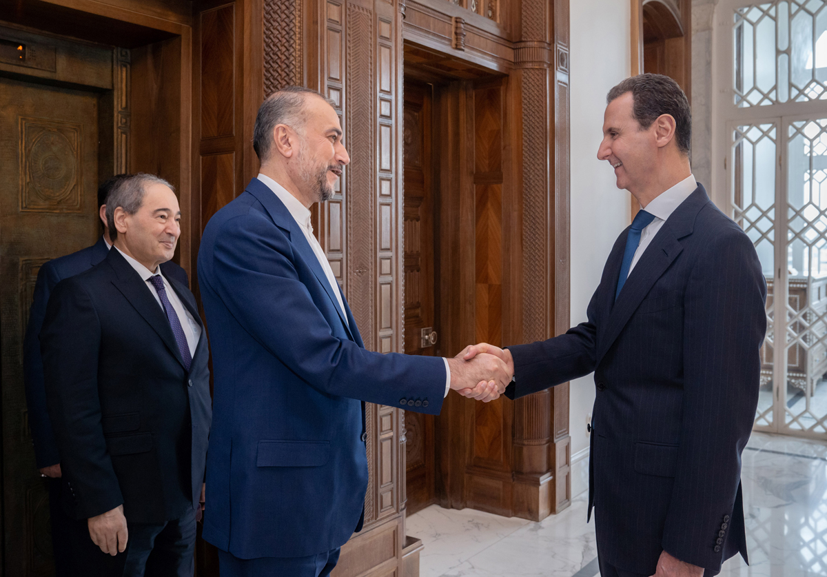 لقاء يجمع الرئيس السوري بشار الأسد ووزير الخارجية الإيراني حسين أمير عبد اللهيان