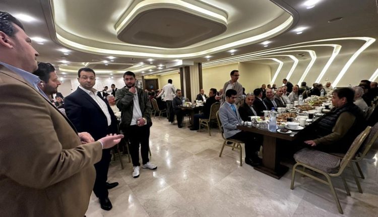 وليمة إفطار أقامها رجل الأعمال السوري حسام القاطرجي لاقتصاديين ووجهاء في حلب - متداول