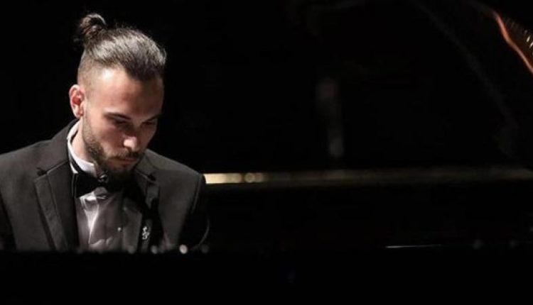 الموسيقي السوري هاغوب كنوزي في مسابقة Four Notes الدولية - إنترنت
