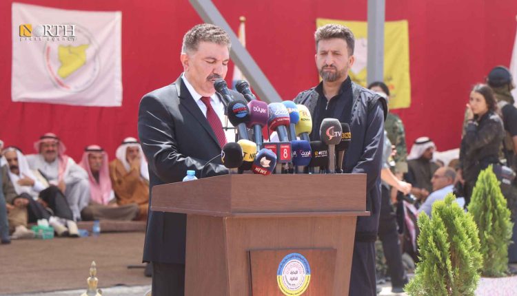 الرئيس المشارك لمجلس سوريا الديمقراطية محمود المسلط خلال ملتقى العشائر السورية – نورث برس