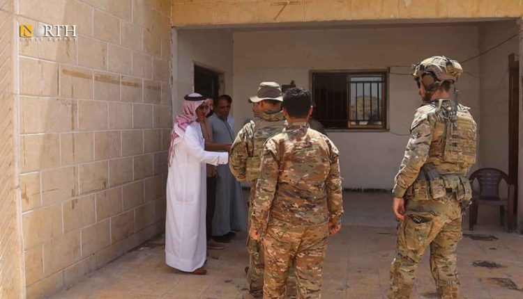 وفد من التحالف الدولي يزور مجلس المنطقة الشرقية في دير الزور - نورث برس