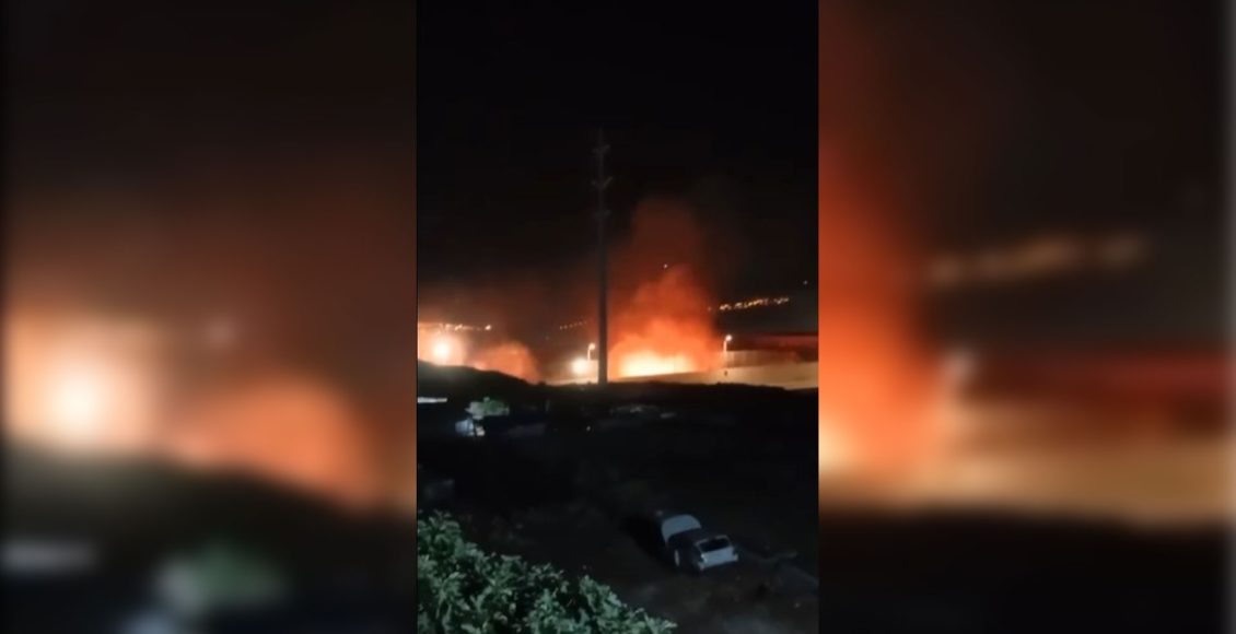 اندلاع نيران جراء غارات إسرائيلية على بلدة حيان بريف حلب - المرصد السوري