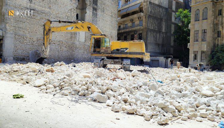 حلب – آلية تعمل في موقع هدم بناء – نورث برس