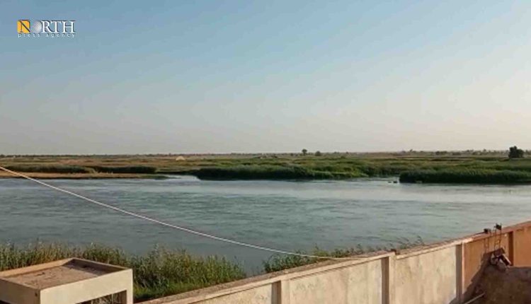 إحدى المعابر النهرية في قرية جديدة العكيدات بريف دير الزور الشرقي - نورث برس/ أرشيفية