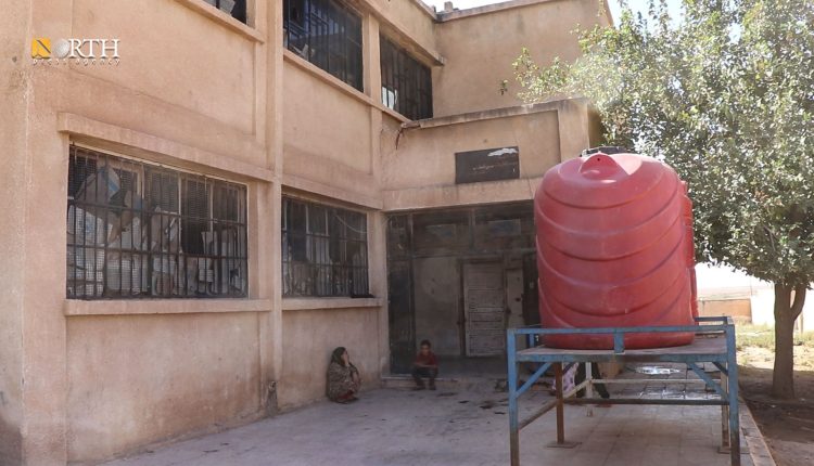 مدرسة في بلدة تل تمر بالحسكة تحولت إلى مركز إيواء للنازحين - نورث برس