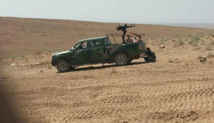 مركبة للقوات الحكومية خلال حملة تمشيط في البادية السورية - متداول