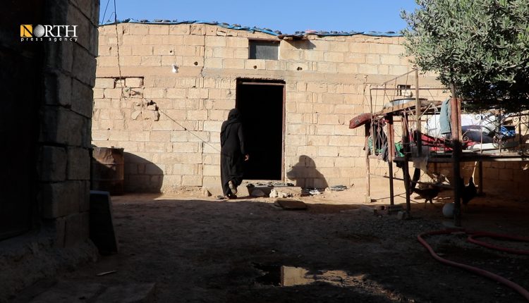 عائلة عائدة من لبنان تقيم بمنزل مهترئ في الحسكة - نورث برس