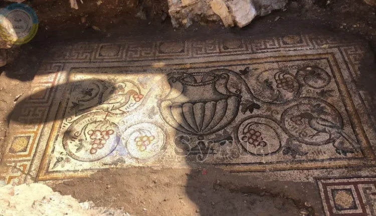 العثور على لوحة فسيفسائية في منبج - موقع الإدارة الذاتية
