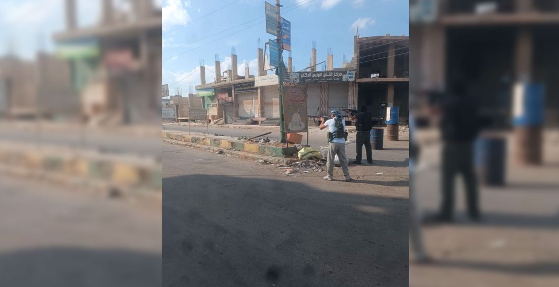 عناصر بفصائل محلية في مدينة إنخل بريف درعا - متداول