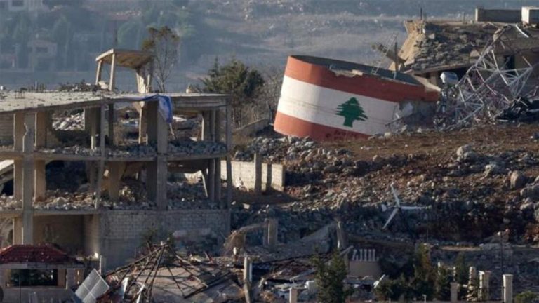 آثار دمار جراء غارة إسرائيلية في لبنان - وسائل إعلام لبنانية