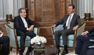الرئيس السوري بشار الأسد ووزير الخارجية الإيراني عباس عراقجي