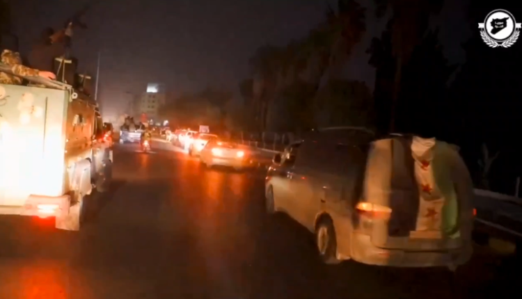 صورة من فيديو نشرته جريدة "الوطن" لأرتال إدارة الأمن العام وقوات الشرطة في مدينة حمص